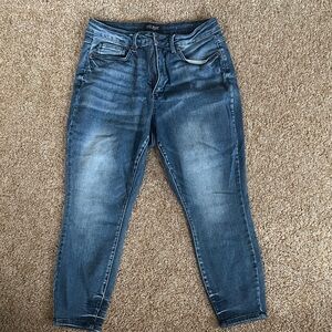 Judy Blue Dark Wash Cropped Jeans